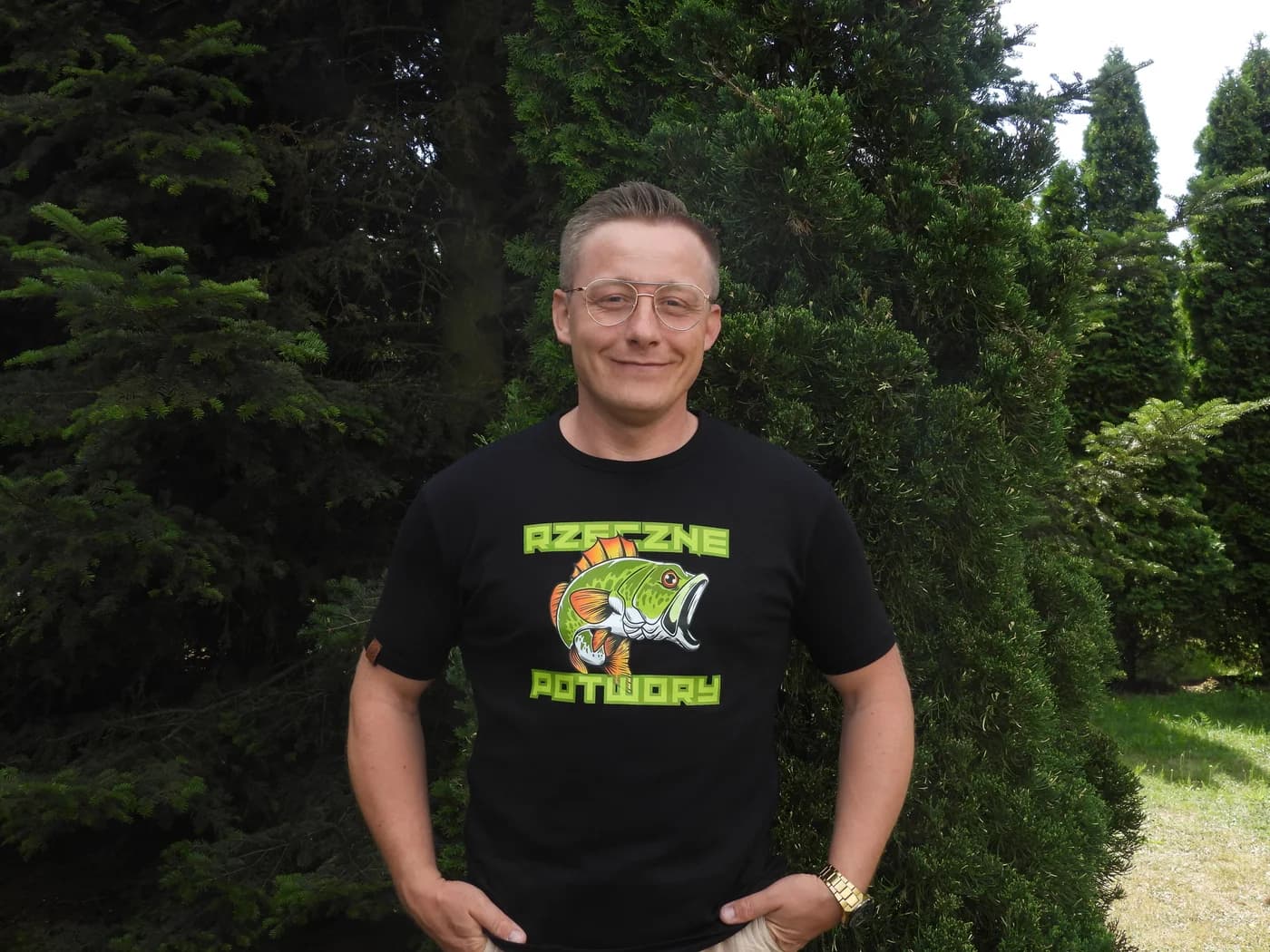 Dariusz w autorskiej koszulce